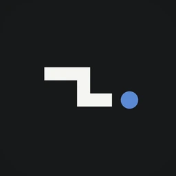 Иконка Nota: белая ступень и синяя точка на тёмной плитке